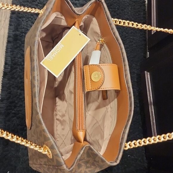 Michael Kors Brynn Small Chain Logo Shoulder Tote - Picture 8 of 11